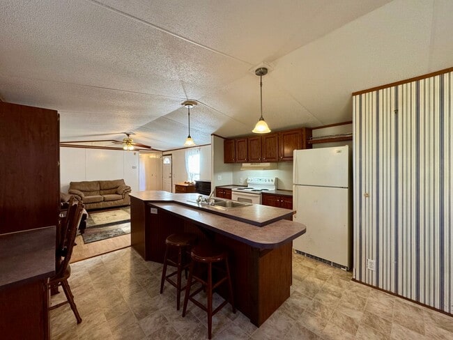 Building Photo - 5167 Jefferson St