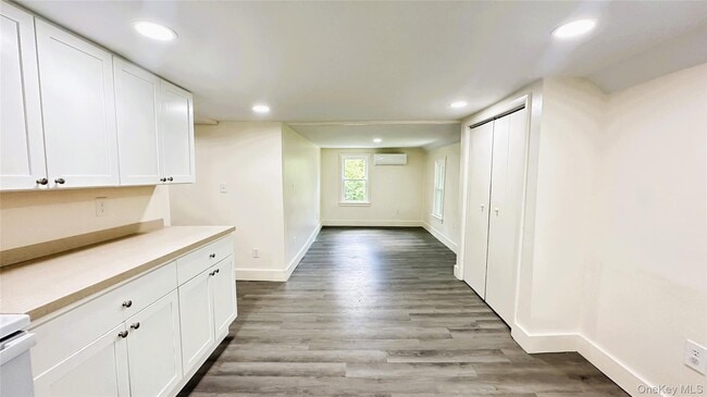 Building Photo - 8 Marie Rd