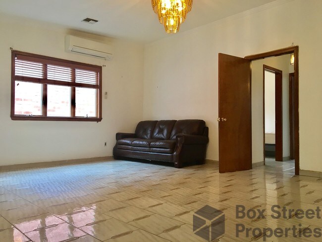 Foto del edificio - 62-42 Forest Ave