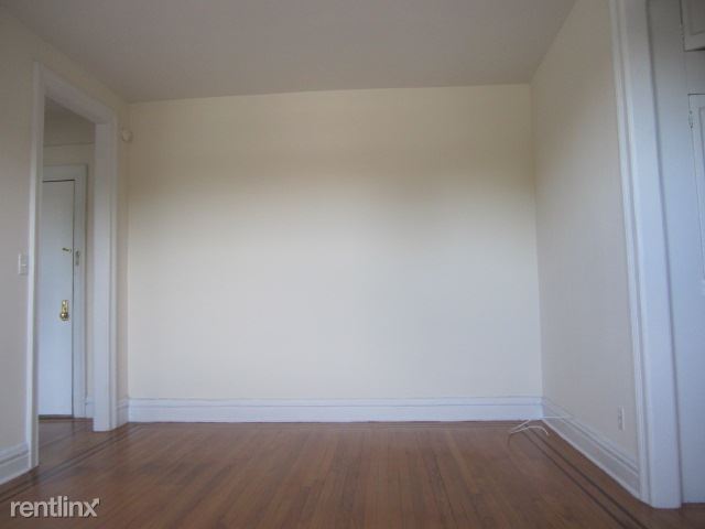 Building Photo - 307 E 239th St