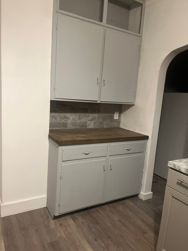 gavinet storage - 529 Linden Ave