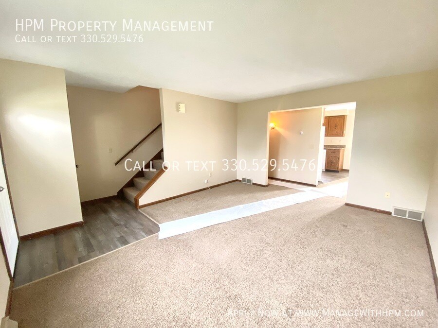 Foto del edificio - Welcome to 5827 Kentview in Jackson Township!