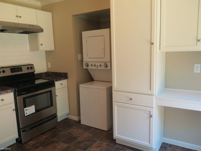 Foto del edificio - 3 br, 2 bath House - 10900 E 81st Ter
