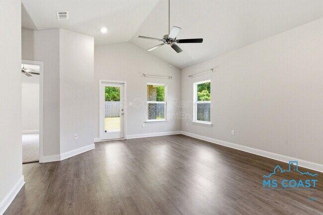 Building Photo - 5723 Overland Dr