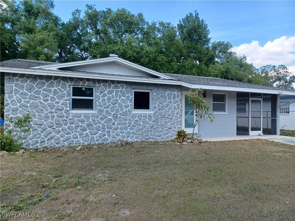 Foto principal - 2627 St Charles St