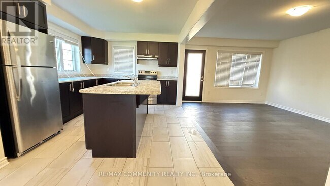 Building Photo - 46 Kilmarnock Cres