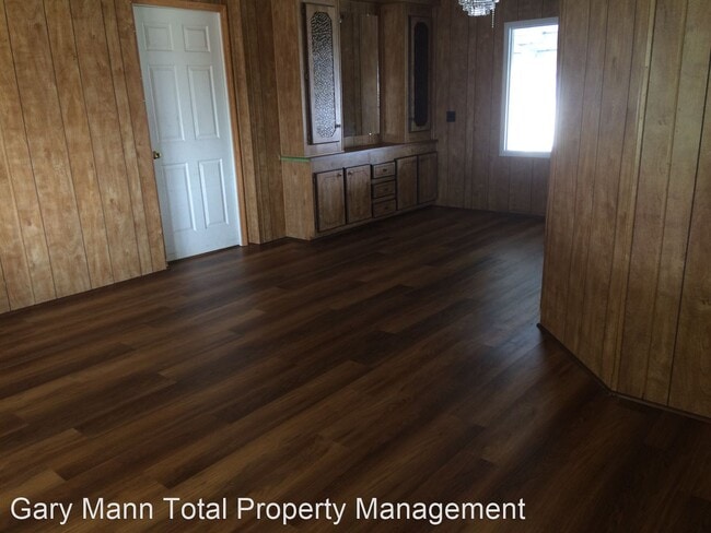 Building Photo - 3 br, 2 bath House - 3015 Rd H NE
