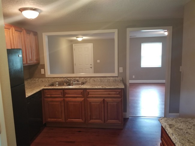 Building Photo - 751 E Inskip Dr