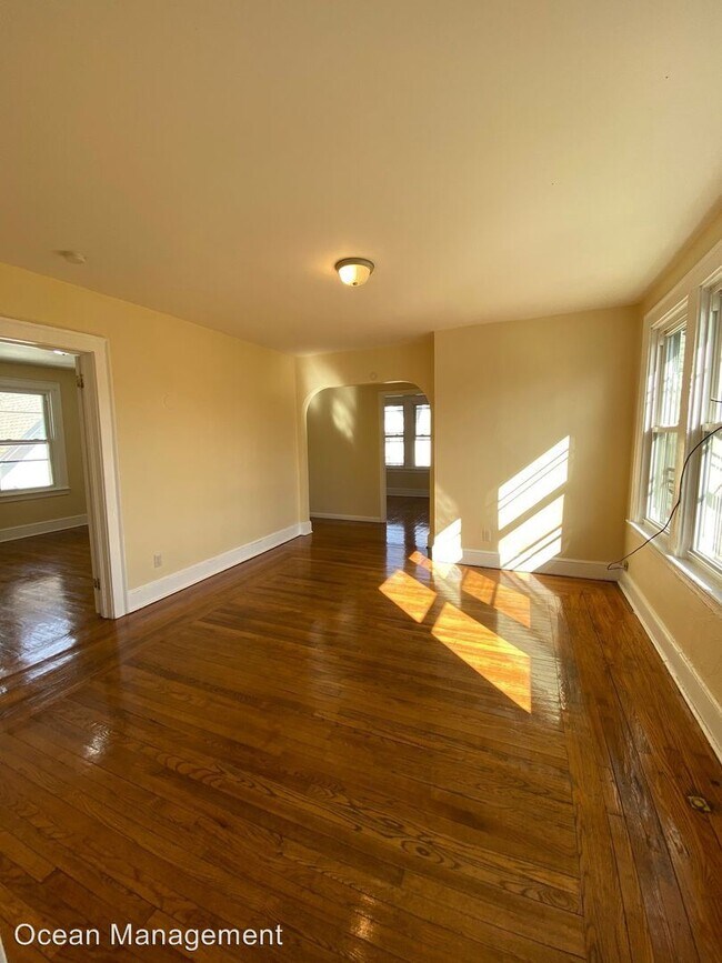 Building Photo - 2 br, 1 bath Apartment - 252 Sheffield Avenue