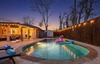 Building Photo - 2404 Crestview Cir