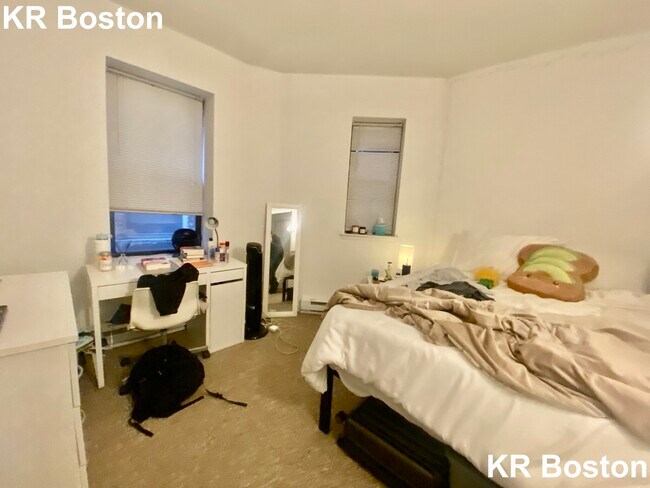 Foto del edificio - 742 Columbus Ave