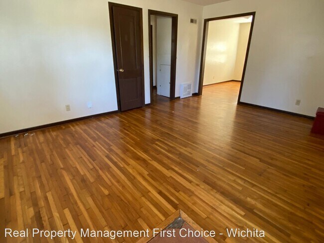 Building Photo - 2 br, 1 bath House - 732 S Hunter