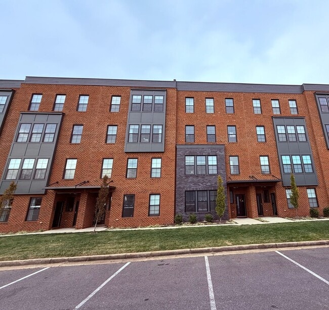 Building Photo - 2435 Ownby Ln