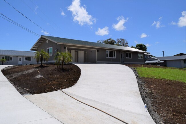 Building Photo - 1767 Kilauea Ave