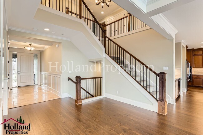 Foto del edificio - Stunning 3-Level Home with Breathtaking Vi...