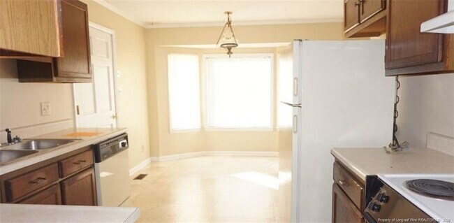 Building Photo - 2094 Baywater Dr
