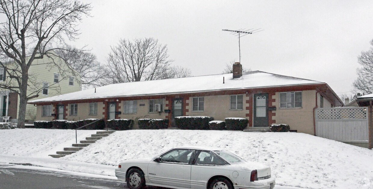 Building Photo - Ernst Avenue Apartments
