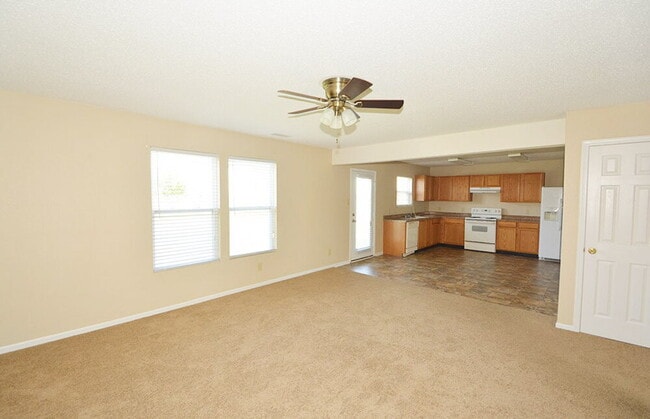Building Photo - 5660 Grassy Bank Dr