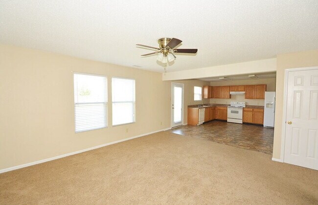 Foto del edificio - 5660 Grassy Bank Dr
