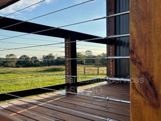 Foto del edificio - 4727 S Farm Rd 243