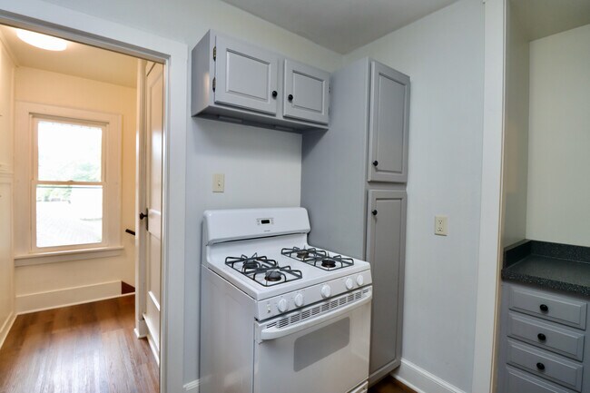 Foto del edificio - 744 Central Ave