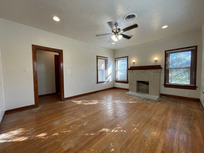 Foto del edificio - AVAILABLE NOW - 3 BED 2 BATH HOME IN FORT ...
