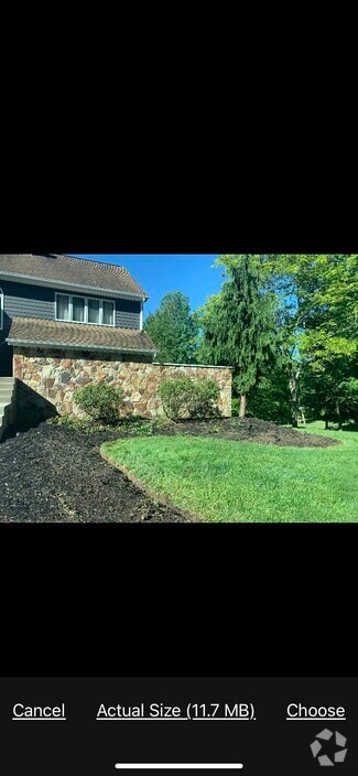 Building Photo - 4400 Twin Oaks Dr