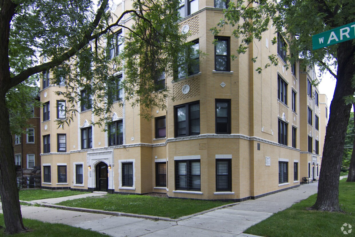 Building Photo - 2034 W Arthur Ave