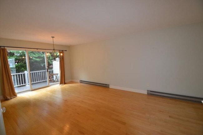 Building Photo - 510 Clarks Row