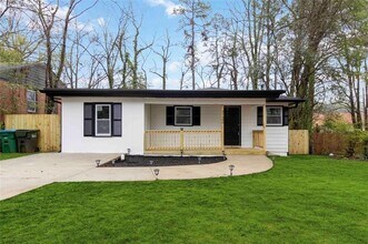 Building Photo - 3132 Forrest Hills Dr SW