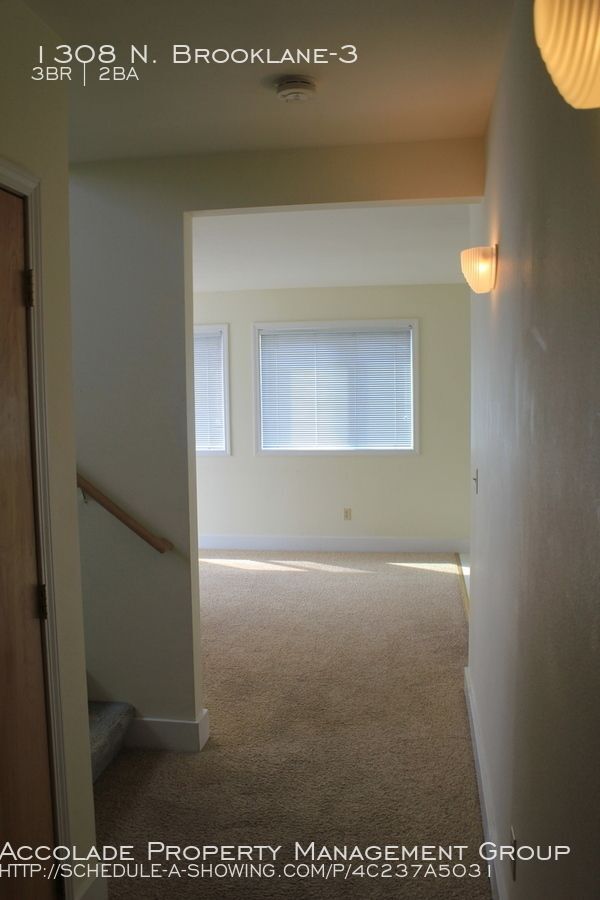 Building Photo - Nice 3bd 1 1/2ba Townhouse close to CWU