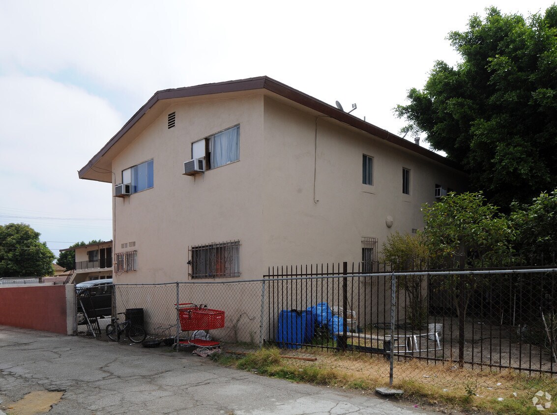 Building Photo - 1141 E 28th St