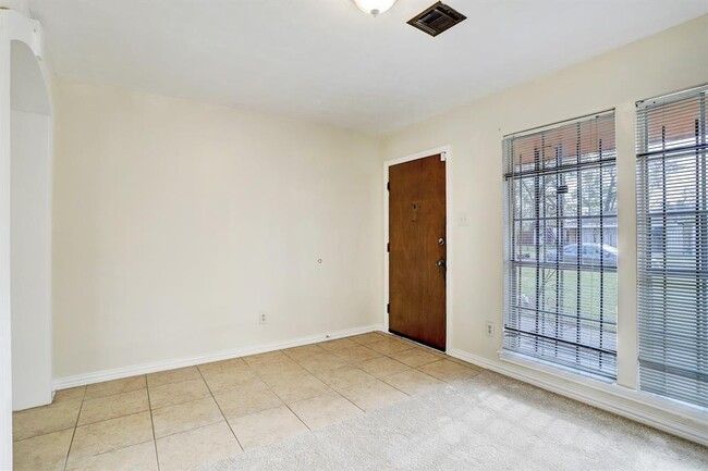 Formal Dining Room - 6223 Hesta Ln