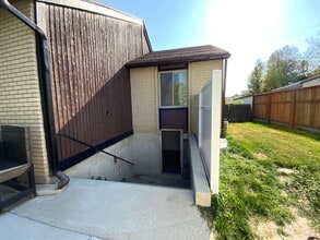 Building Photo - 7325 S Wood Grn Rd