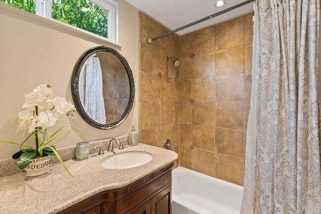 Foto del edificio - 545 Shawnee Ln