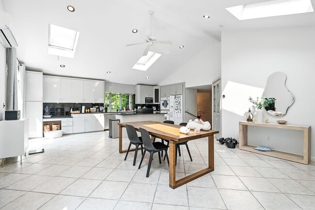 Foto del edificio - 150 Saxon Wood Rd