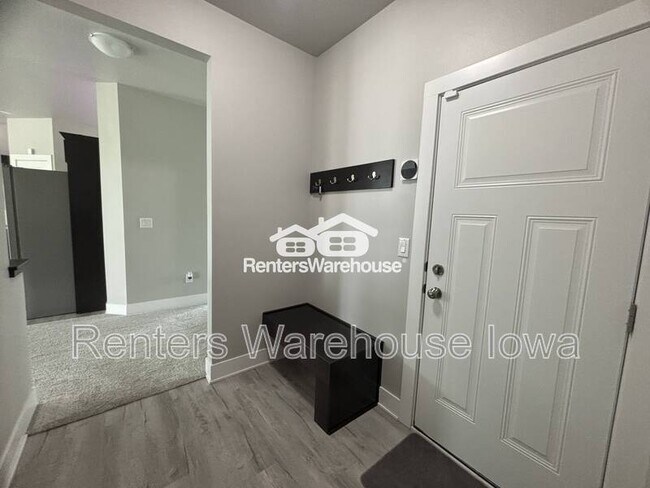 Building Photo - 702 Kingfisher Dr