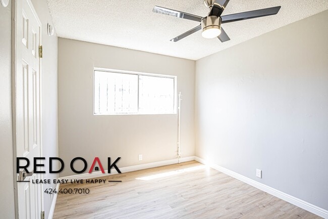 Foto del edificio - 1589 E 47th St