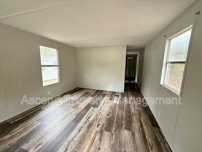 Building Photo - 4875 Rancho Dr