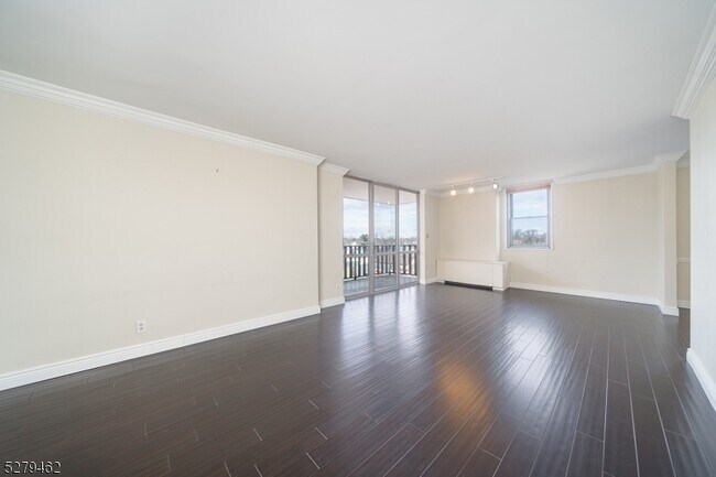 Foto del edificio - 530 Valley Rd