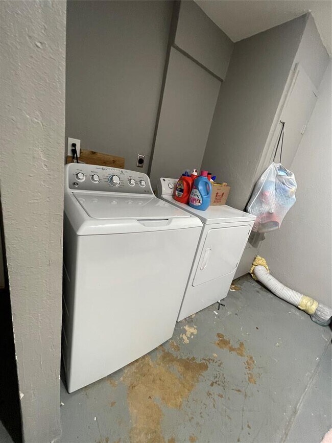 Foto del edificio - 2405 Parker Cir