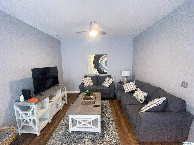 Building Photo - 100 Bentworth Ln