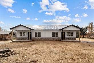 Building Photo - 200-202 3rd St