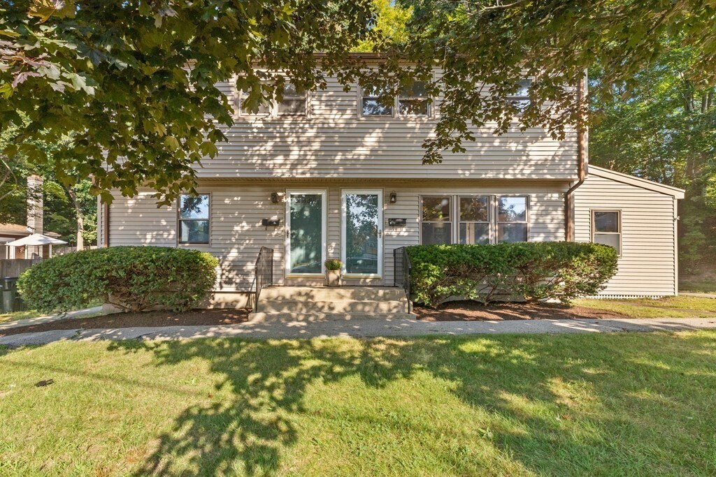 Primary Photo - 6 Garrison Cir