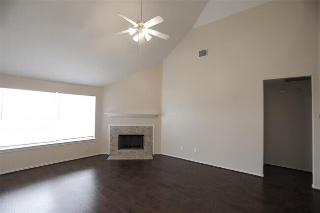 Building Photo - 24219 Silversmith Ln