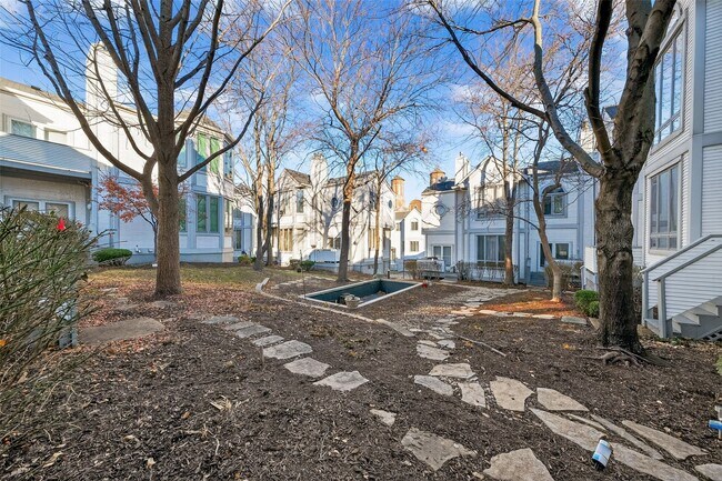 Foto del edificio - 28 Columbus Square Dr