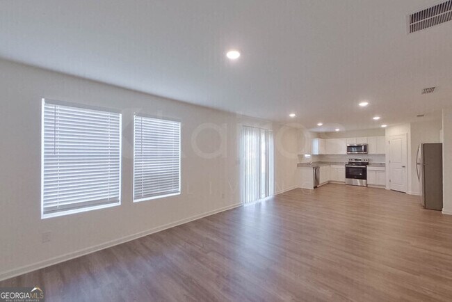 Building Photo - 109 Flat Rock Ml Trl