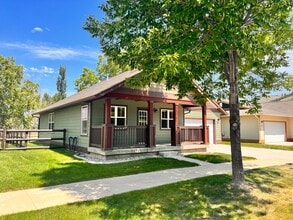 Building Photo - 5204 Excalibur Way