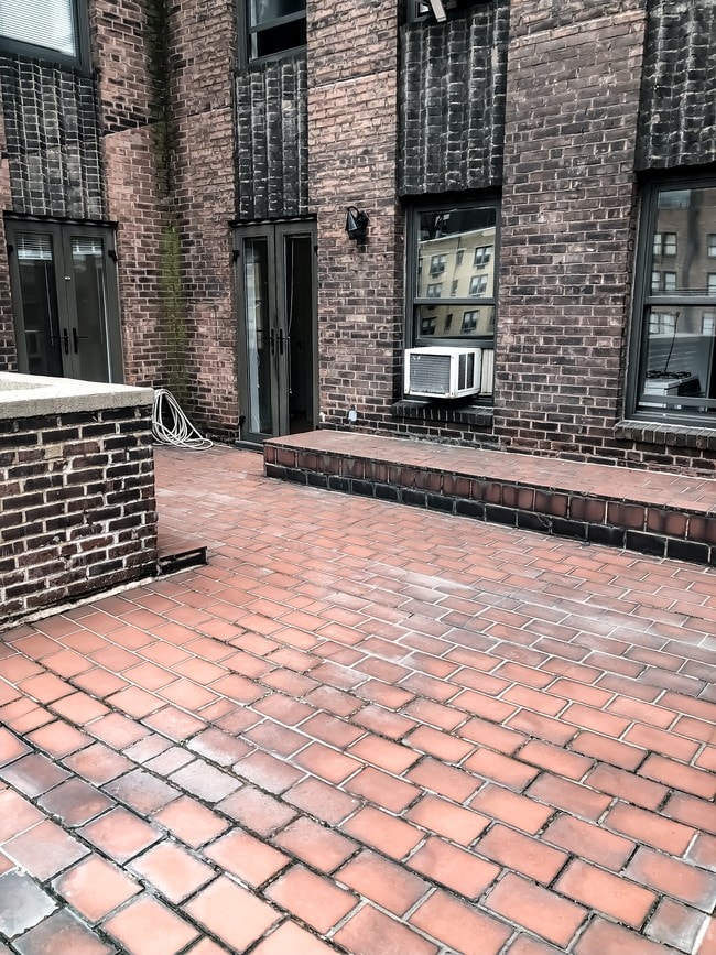 Building Photo - 111 E 38th St