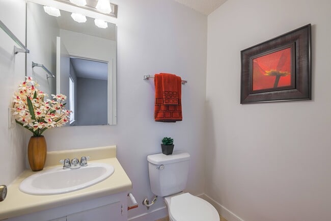 Building Photo - Lakewood I and II Apartment Homes